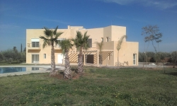 VILLA 310m²