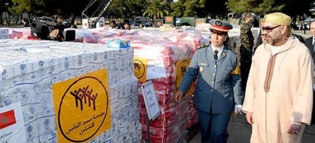 King Mohammed VI chairing an operation to send aid to the Palestinian people./Ph. MAP