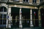France : Le Conseil constitutionnel censure 32 des 86 articles de la loi sur l'immigration