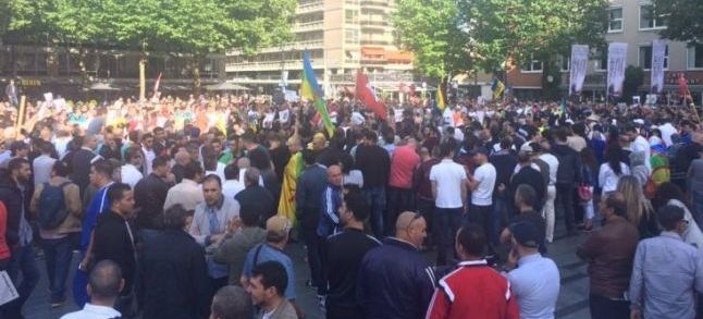 Some 2,000 people gather on Schouwburgplein in Rotterdam to protest against human rights violations in Morocco's Rif region, 4 Jun 2017./Ph. @mariammaslouhi / Twitter