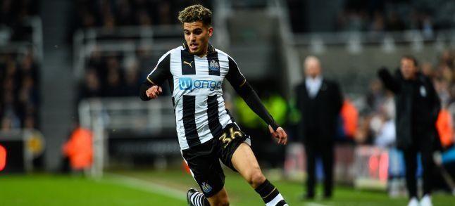 Yasin Ben El-Mhanni warms up during the Newcastle United Training Session at The Newcastle./Ph. DR