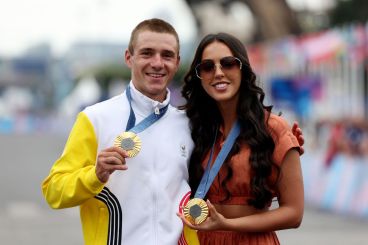 Belgian cyclist defends wife's Moroccan family against TV claims : «Their success is their own»