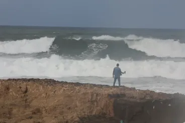 Dangerous waves and strong winds to hit Morocco's coasts from Wednesday