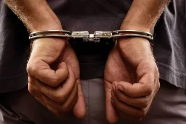 إيقاف شخص يقوم بنشر صور وفيديوهات للاحتجاجات ببعض الدول الأجنبية ودمجها مع مظاهر للإحتجاج داخل التراب الوطني