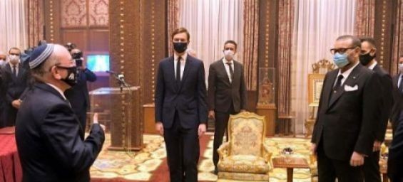Jared Kushner and Meir Ben Shabbat with King Mohammed VI at the Royal Palace in Rabat, December 22. / DR