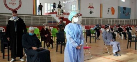 Senior people in Salé to get vaccinated on January 29, 2021. / Ph. Shereen Talaat- Reuters