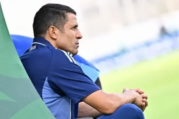 حسين عموتة مدربا للنادي الأهلي المصري لموسمين