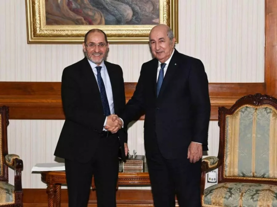 The former leader of Algerian Islamist party the Movement of Society for Peace Abderrazak Mokri and President Abdelmajid Tebboune. / Ph. DR