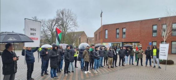 A demonstration held on January 5th in Urk, Netherlands. / Ph. NOS