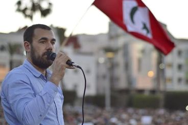 الزفزافي يغادر السجن لزيارة والده المريض