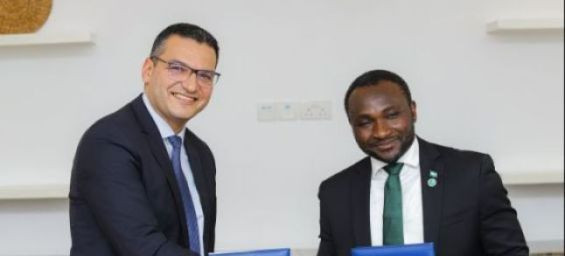 Mehdi Filali and Musa Kpaka during teh signing ceremony. / Ph. OCP Africa