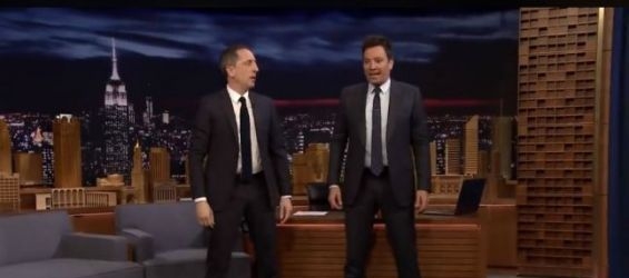 Gad Elmaleh and Jimmy Fallon dance to Moroccan music at the Tonight Show on NBC./Ph. Screenshot