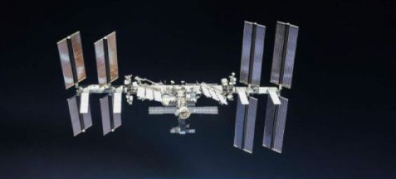 The ISS. / Ph. DR
