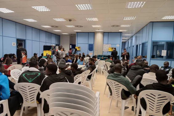 Four Moroccans escape a Madrid airport asylum center