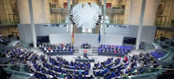 Germany : Christian Democrats align with far-right on anti-migration law