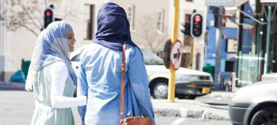 UK MPs : Possessing images of Muslim women without hijabs should be a crime