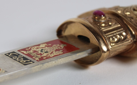 Golden Koummya dagger, once gifted by Morocco's King, stuns New York jewelers
