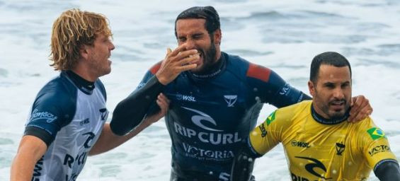 Moroccan surfer Ramzi Boukhiam's Rip Curl Pro ends in agony with knee injury