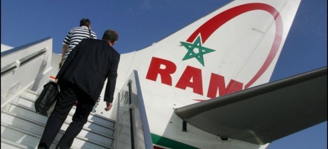 Passengers board a Royal Air Maroc plane./Ph. DR