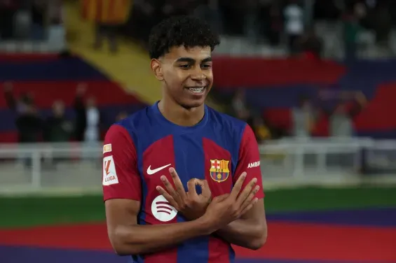 Lamine Yamal extends Barcelona contract through 2031