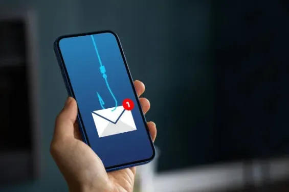 Fake surveys and suspicious links : Moroccan banks caution users on phishing techniques 