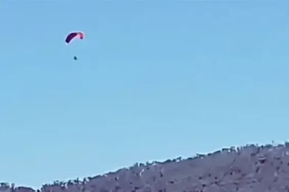 Migrant paraglides from Morocco into Ceuta in daring crossing