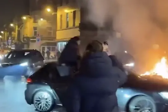 Fireworks and small fires in Molenbeek after Morocco beats Zambia