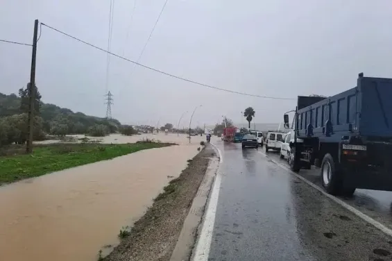 Heavy rain and snowfall prompt road safety warning across Morocco
