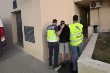 تفكيك شبكة لتهريب مهاجرين مغاربة إلى إسبانيا
