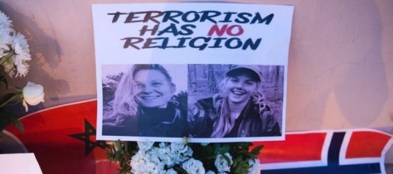 Moroccans render homage to the two Scandinavian tourists brutally murdered in a terror attack near Imlil./Ph. DR