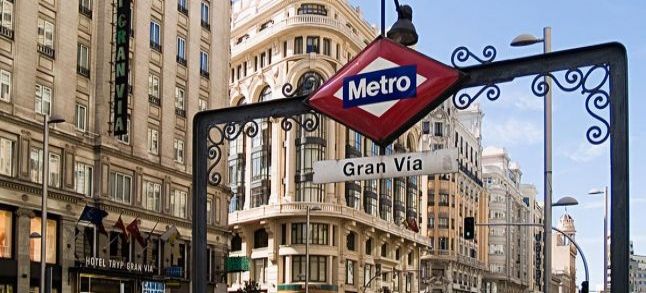 A Moroccan couple racially assaulted on the Metro in Madrid, Spain on Wednesday./Ph. DR