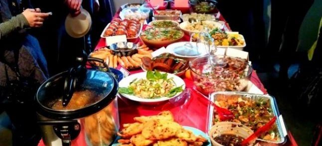 Organizing Iftars during Ramadan for Muslims living abroad./Ph. DR