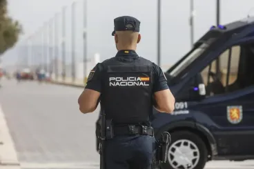 إسبانيا تفكك شبكة لسرقة السيارات وتهريبها إلى المغرب