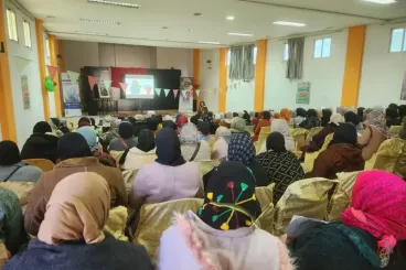 انتقاء 939 عاملة مغربية جديدة للعمل في موسم الفواكه الحمراء بهويلفا