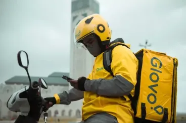 Casablanca : Les livreurs de Glovo manifestent contre la carte du Maroc tronquée sur l’application