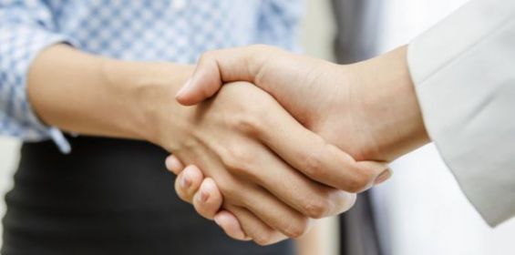 A Swedish Court Rules In Favor Of A Muslim Woman Who Refused Handshake