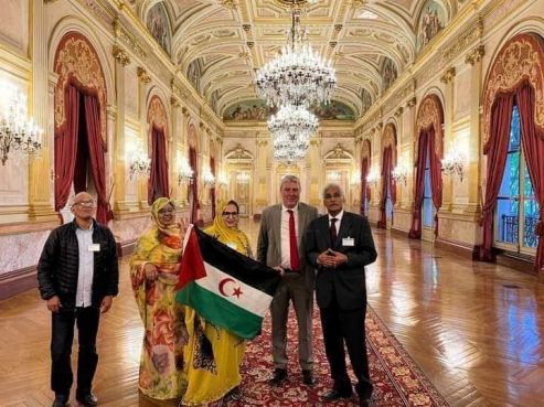 Sultana Khaya et le Polisario en visite à l’Assemblée française