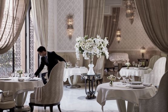 L'hôtel dispose de quatre restaurants et un chef avec trois étoiles Michelin. / Ph. Daily Mail