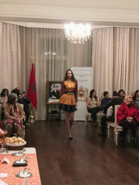 Images de la cérémonie tenue à Bakou (Azerbaïdjan) pour mettre en avant la haute couture traditionnelle marocaine / Ph. Ambassade du Maroc en Azerbaijan