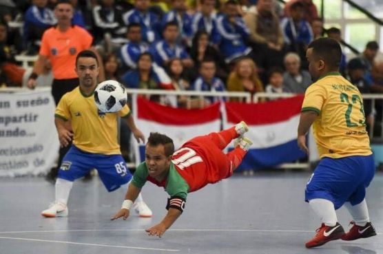 Un joueur de l'équipe marocaine des personnes de petite taille lors de la «Copa America Baja Talla». / Ph. DR