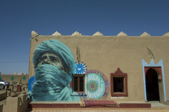 Maroc : Du street art sur les murs d'Agdz et Merzouga