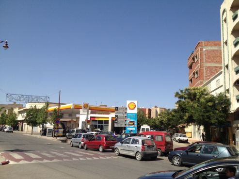 Pénurie de carburant de contrebande : Ça bouchonne devant les stations essence à Oujda
