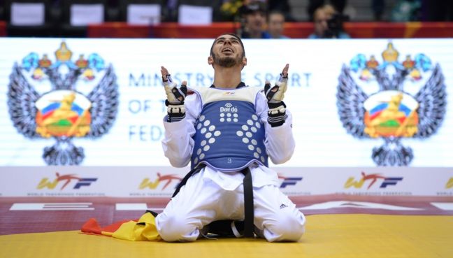 Jaouad Achab après son titre de Champion du Monde à Tcheliabinsk(Russie)