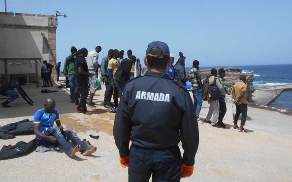 Le bateau de Sauvetage en mer espagnol a récupéré 49 personnes, ce dimanche, sur l'île d'Alboran où les attendaient des éléments de l'armée. (c)Salvamento Maritimo.