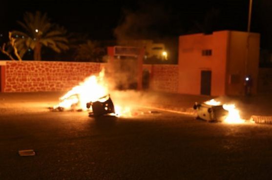 Bennes à ordures brulés par les manifestants. / Ph. Zagora News