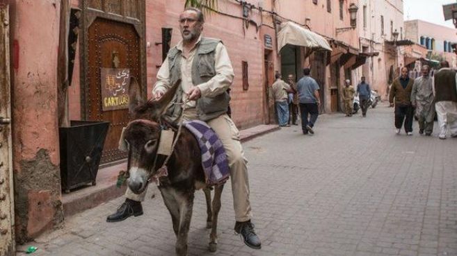 Nicolas Cage se balade dans la médina de Marrakech à dos d'âne. / Ph. Twitter