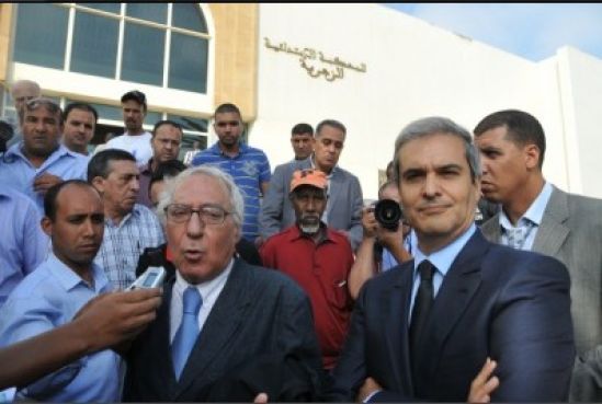 Abderrahim Berrada s'exprime devant les journalistes, en présence du prince, dont il est l'avocat. M. Berrada est connu au Maroc pour avoir plaider sur les causes de détenus politiques et pour la liberté d’expression.