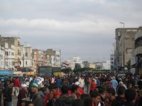 Dimanche, 28 novembre. Annoncée seulement trois jours avant, la marche de Casablanca a tout de même rassemblée « des centaines de milliers de citoyens marocains », estime la MAP, tout en citant le nombre de 3 millions donné par les organisateurs...