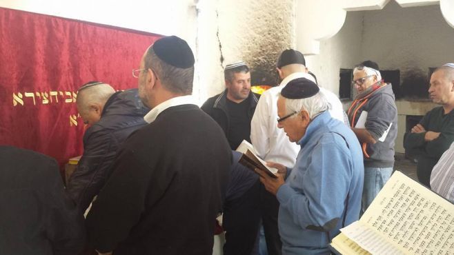 Jewish pilgrimage in Morocco #11 : Its'Hak Abe'hssira, the Jewish saint of Toulal