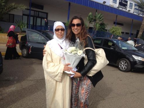 Retrouvailles avec sa fille qui l’a attendue durant 13 heures  à l'aéroport Mohamed V.